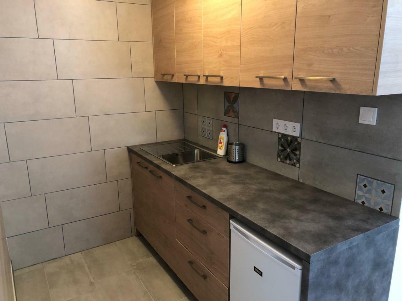Juno Apartman Vendeghaz Miskolc Buitenkant foto