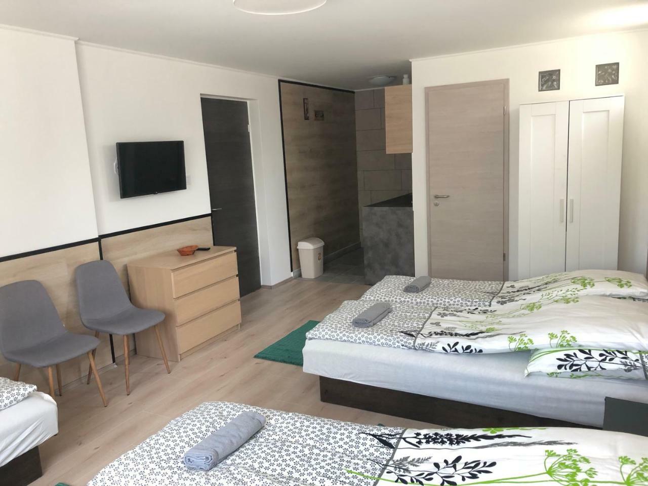 Juno Apartman Vendeghaz Miskolc Buitenkant foto