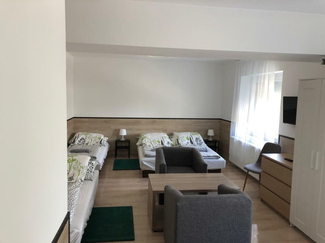 Juno Apartman Vendeghaz Miskolc Buitenkant foto