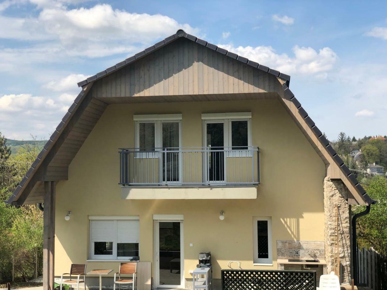 Juno Apartman Vendeghaz Miskolc Buitenkant foto