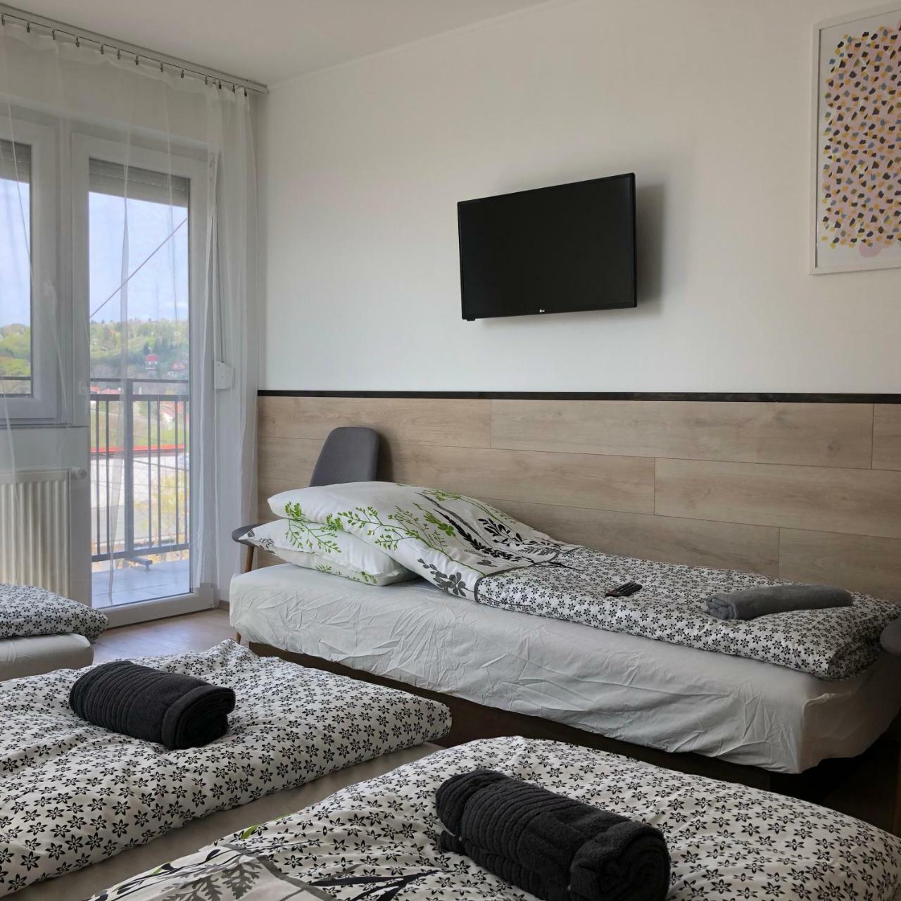 Juno Apartman Vendeghaz Miskolc Buitenkant foto