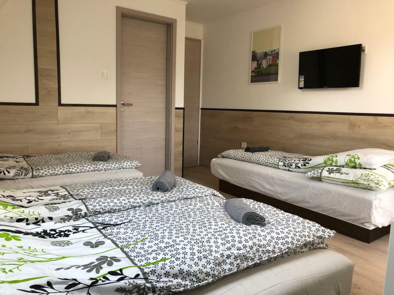 Juno Apartman Vendeghaz Miskolc Buitenkant foto