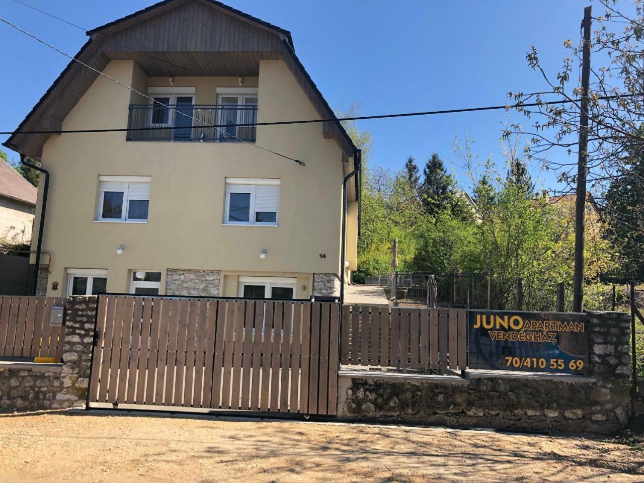 Juno Apartman Vendeghaz Miskolc Buitenkant foto