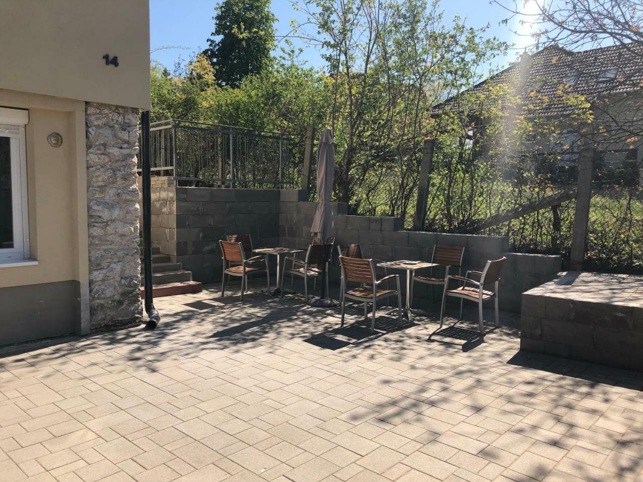 Juno Apartman Vendeghaz Miskolc Buitenkant foto